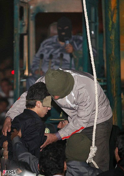 Iran Human Rights | Article: 17-year-old Alireza was hanged in public