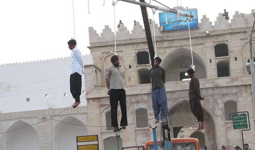 حکم اعدام چهار نفر صبح امروزپنجشنبه،20 تیر 1387   بصورت علنی  در میدان  چمران شهر برازجان انجام شد 