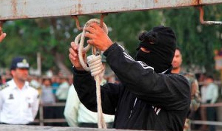 ادامه نمایش وحشت- اعدام چهار زندانی در ملأ عام در بندر عباس 