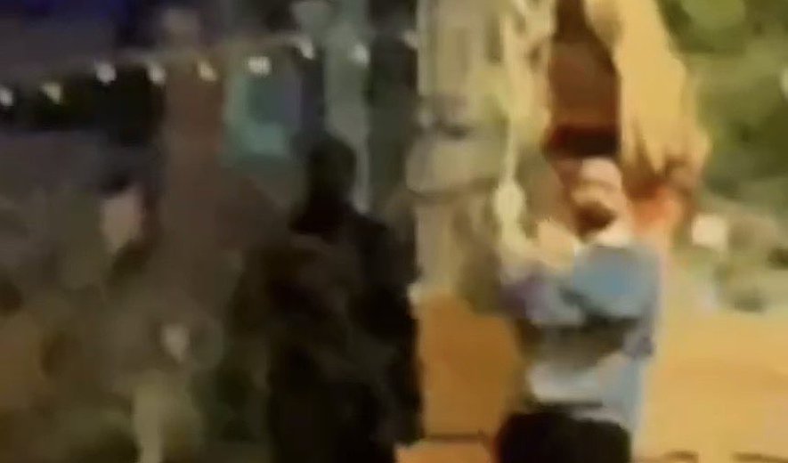 Mahmoud Ansari Publicly Hanged for Murder in Yasuj