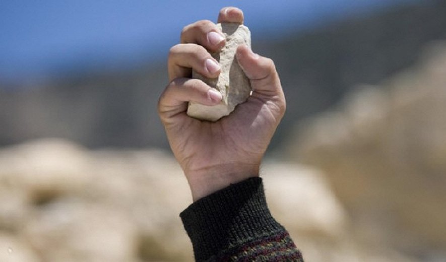 صدور حکم سنگسار برای یک زن و مرد در استان لرستان