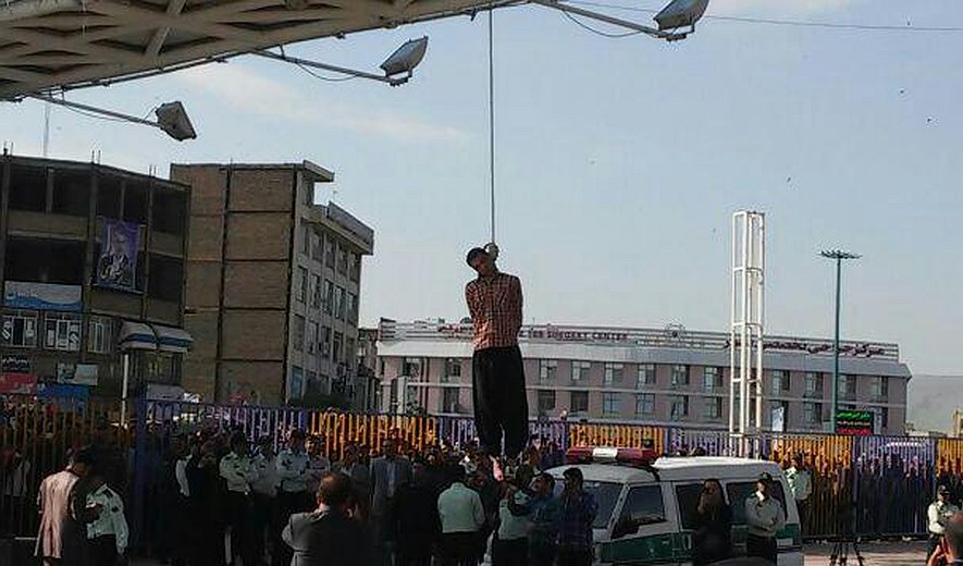 اجرای حکم اعدام در حضور مردم کرمانشاه/ تصویر