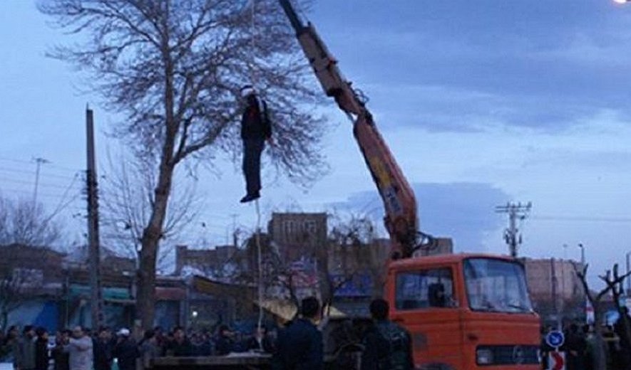 Iran: Prisoner Hanged In Public